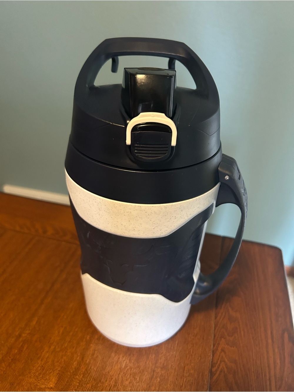 Under Armour 64 oz Half Gallon Insulated Water Jug Navy White - New